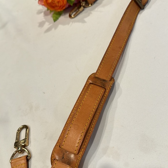 Authentic Louis Vuitton Keepal Bandolier strap with shoulder pad - Picture 7 of 9